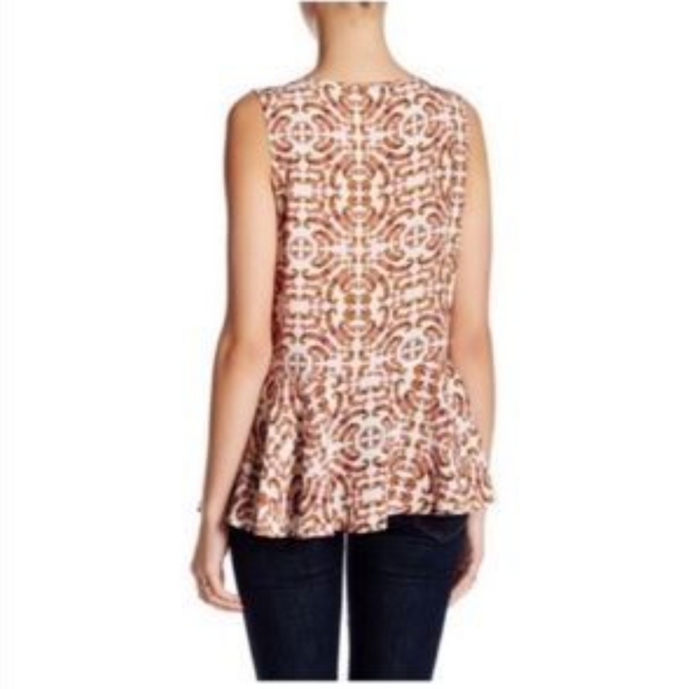 CUPCAKE AND CASHMERE Marlow tank - Picture 2 of 10